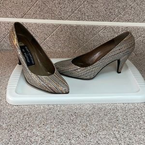 Stuart Weitzman Snake Embossed. 5.5 heels
